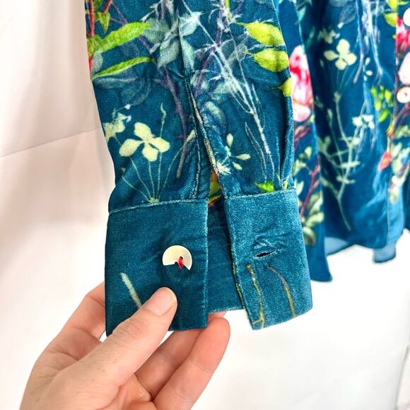 Soft Surroundings Velvet Floral Blouse Top Womens Medium Blue Button Down Shirt - Picture 9 of 15